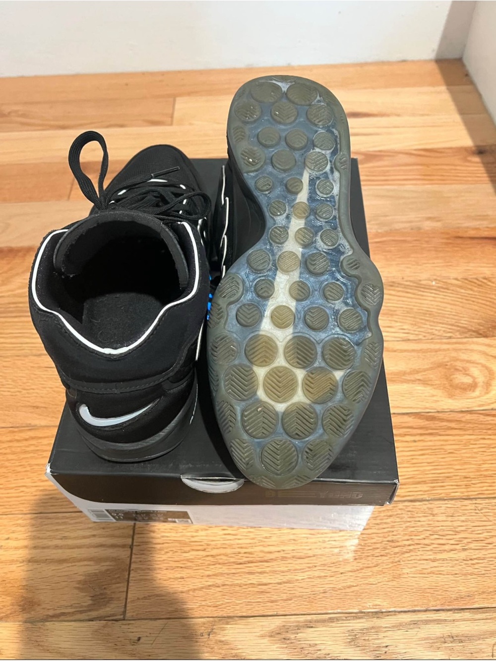 Nike Black/White Men's Air Basketball Sneakers - Picture 2 of 7